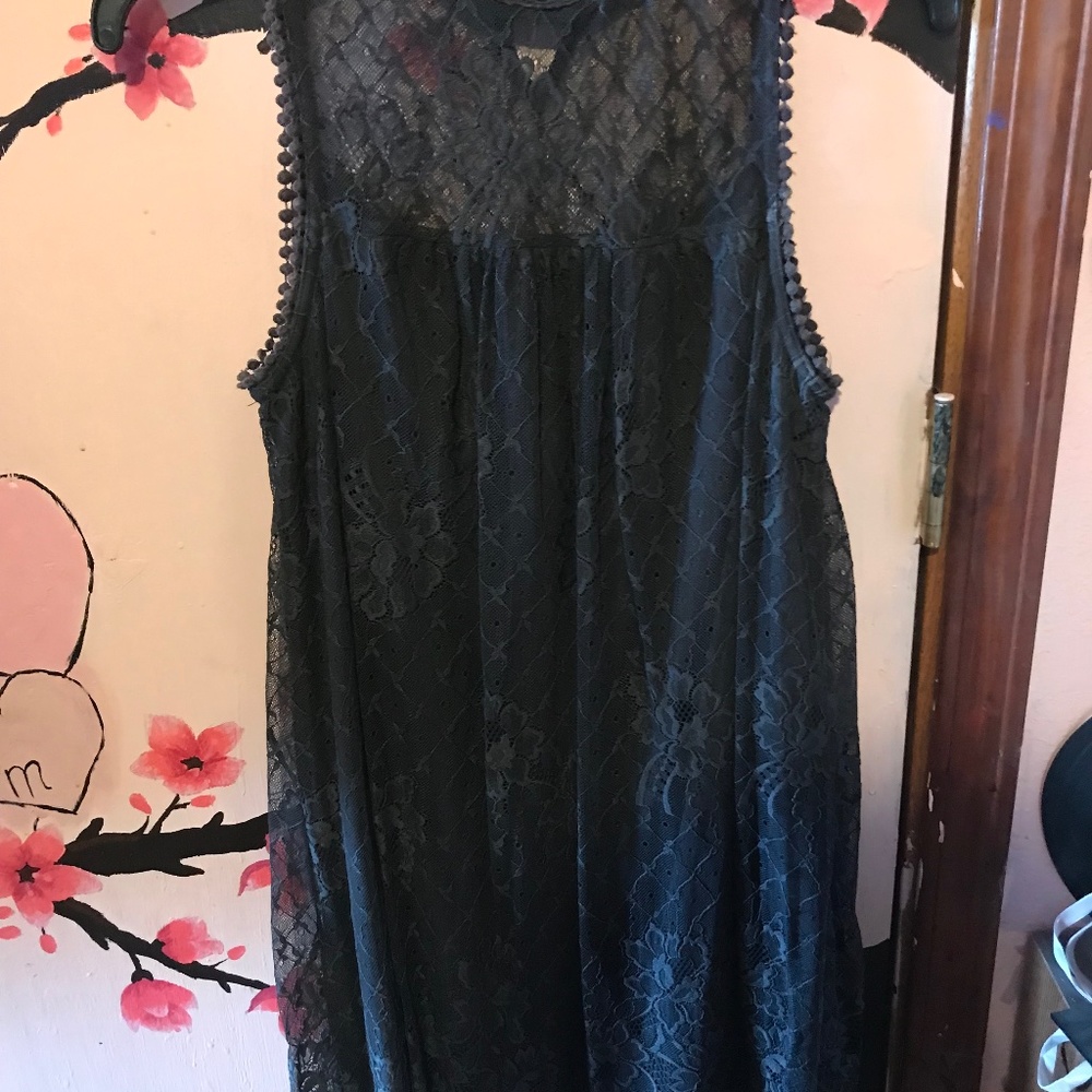 Grey lace sleeveless dress